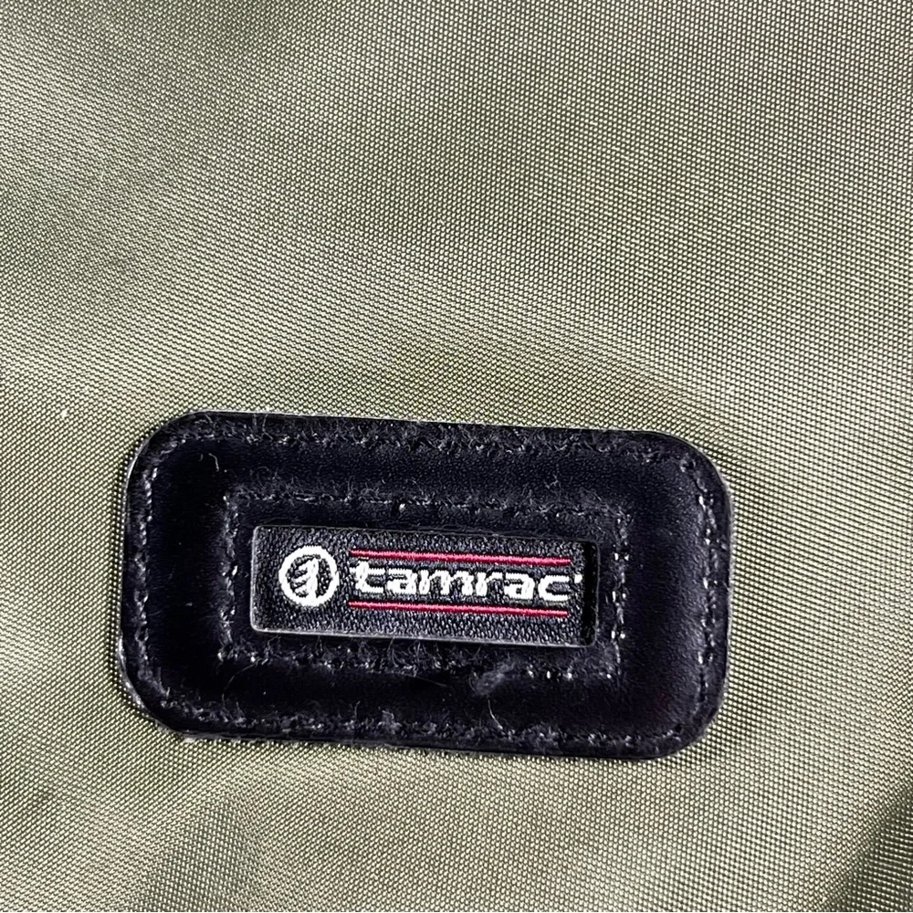 Tamrac 5426 Aria 6 Compact Camera Accessory Shoulder Bag Great Condition